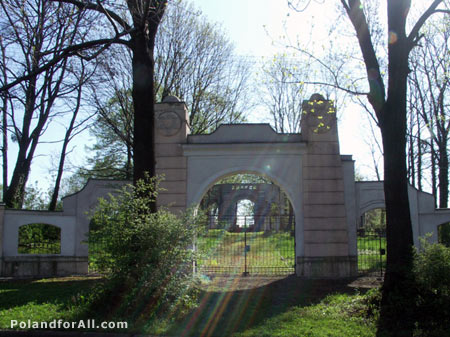 New jewish cemetery gate in Cieszyn
