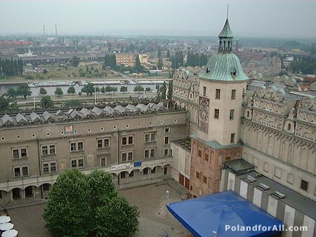 http://pictures.polandforall.com/images/szczecin-pomeranian-dukes-castle.jpg
